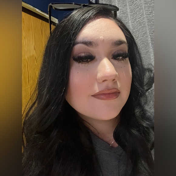 Meet your Posher, Glenda - Picture 2 of 2